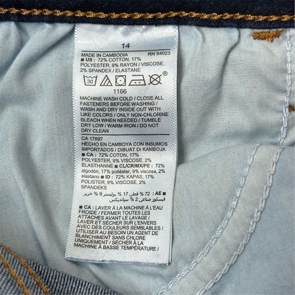Old Navy Women's Mid-Rise Skinny Jeans Size 14 Dark Wash Blue - Picture 4 of 8